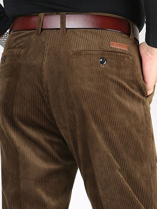 Pantalon élégant pour homme en velours côtelé, idéal pour un style professionnel l'été








