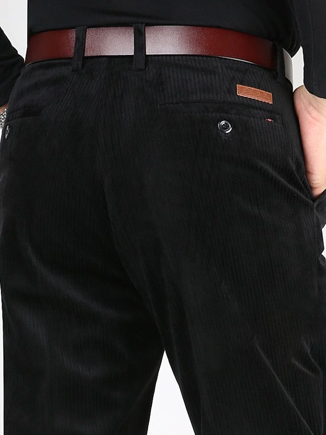 Pantalon élégant pour homme en velours côtelé, idéal pour un style professionnel l'été








