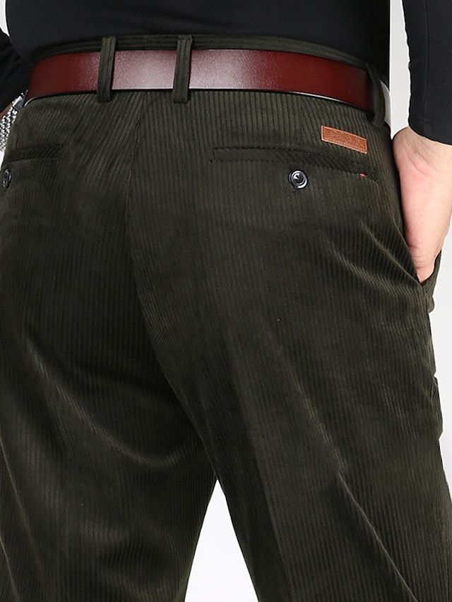 Pantalon élégant pour homme en velours côtelé, idéal pour un style professionnel l'été








